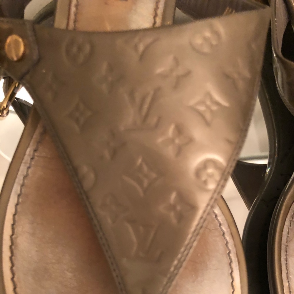 Louis Vuitton Tan Patent Leather Sandals Size 9-10